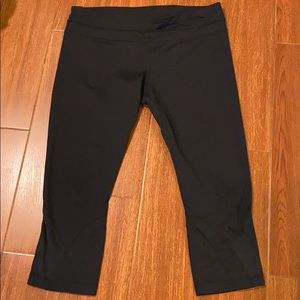 Lu Lu Lemon Cropped legging